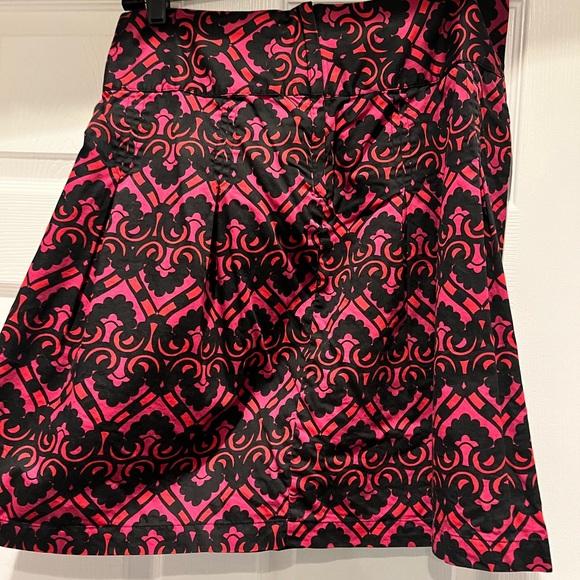 H&M Skirt, Size 10, black, red and maroon - Picture 3 of 5